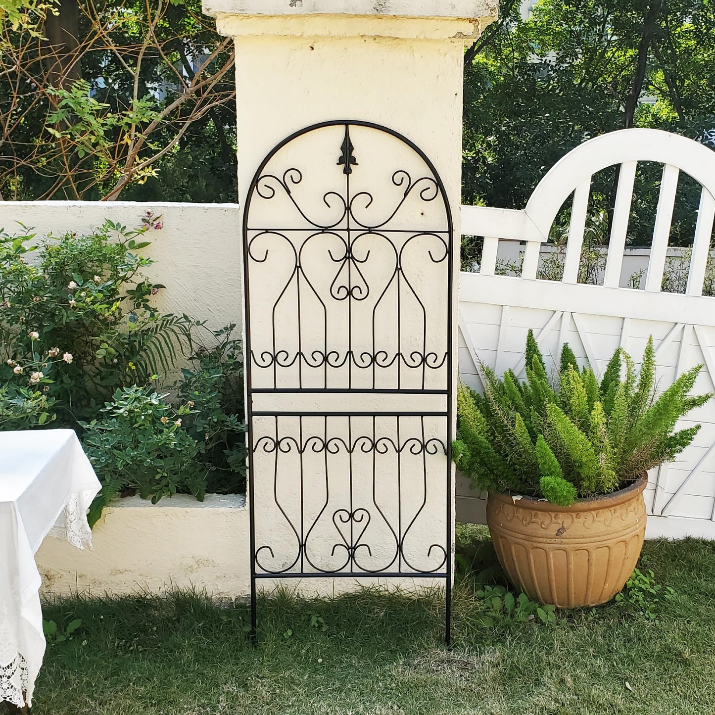 SCENDOR Trellis for Climbing Plants 59" H x 22" W Metal Unique Design Decorative Garden Structure Weather-Resistant Trellises Outdoor Decor Flowers Roses Vine Ivy Clematis 1 Pack